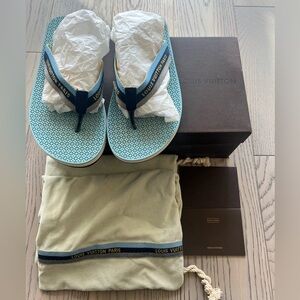 100% Authentic Louis Vuitton men’s flipflop sandals.